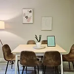 Wolverhampton - Contractor & Long Term Stays