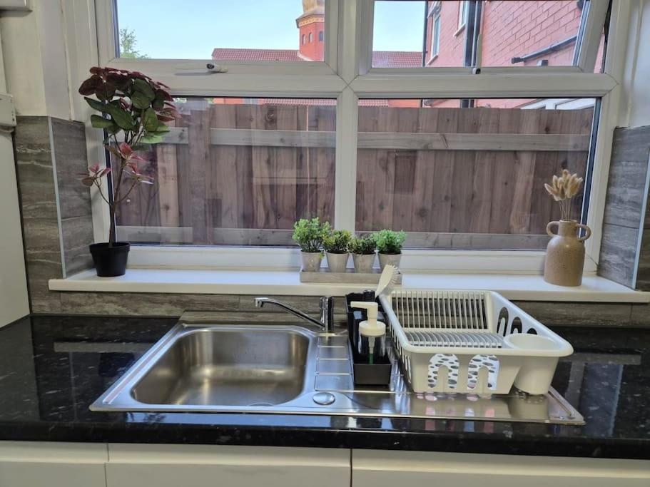 - Contractor & Long Term * Wolverhampton