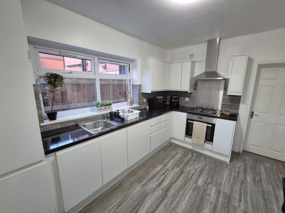 - Contractor & Long Term Wolverhampton